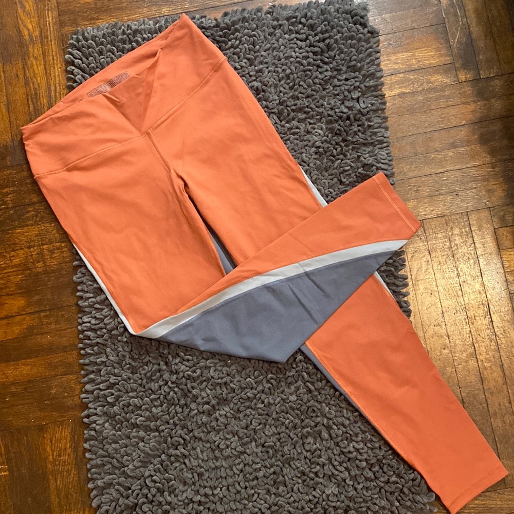 Victoria Sport Knockout Leggings